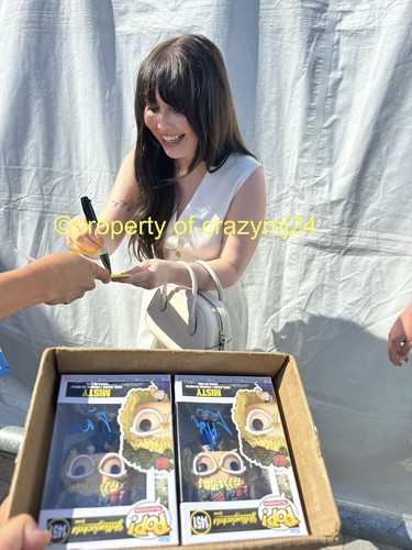 Samantha Hanratty Signed Misty Yellowjackets Funko Proof Autograph SWAU COA - Picture 2 of 6
