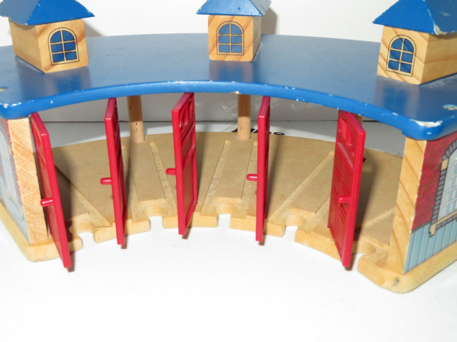 thomas the train roundhouse