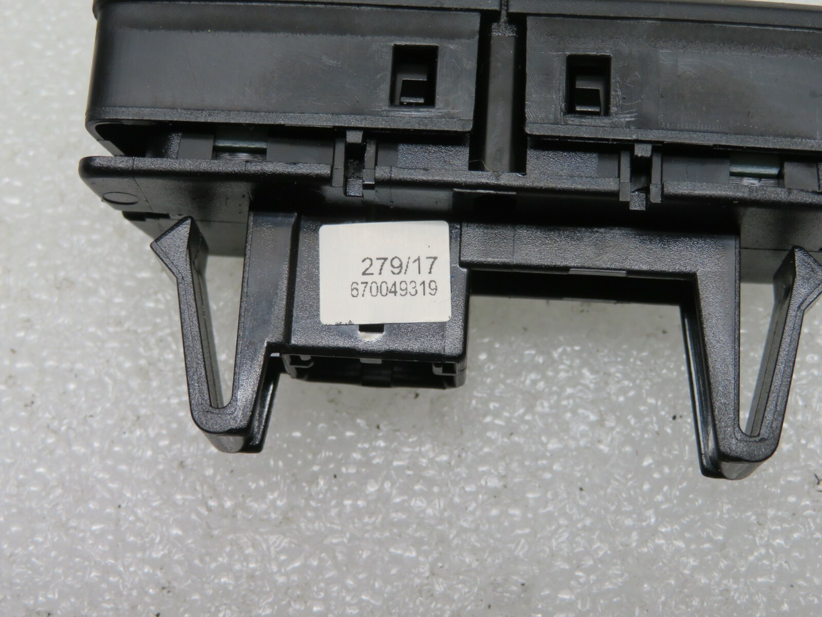 2014-2019 MASERATI GHIBLI SQ4 REAR TRUNK LID DOOR LOCK UNLOCK SWITCH BLACK OEM 