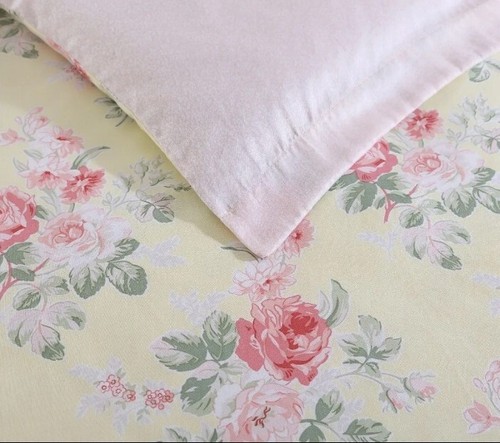Laura Ashley Melany Printed Quilt Cover Set Queen Size Yellow - Picture 2 of 4