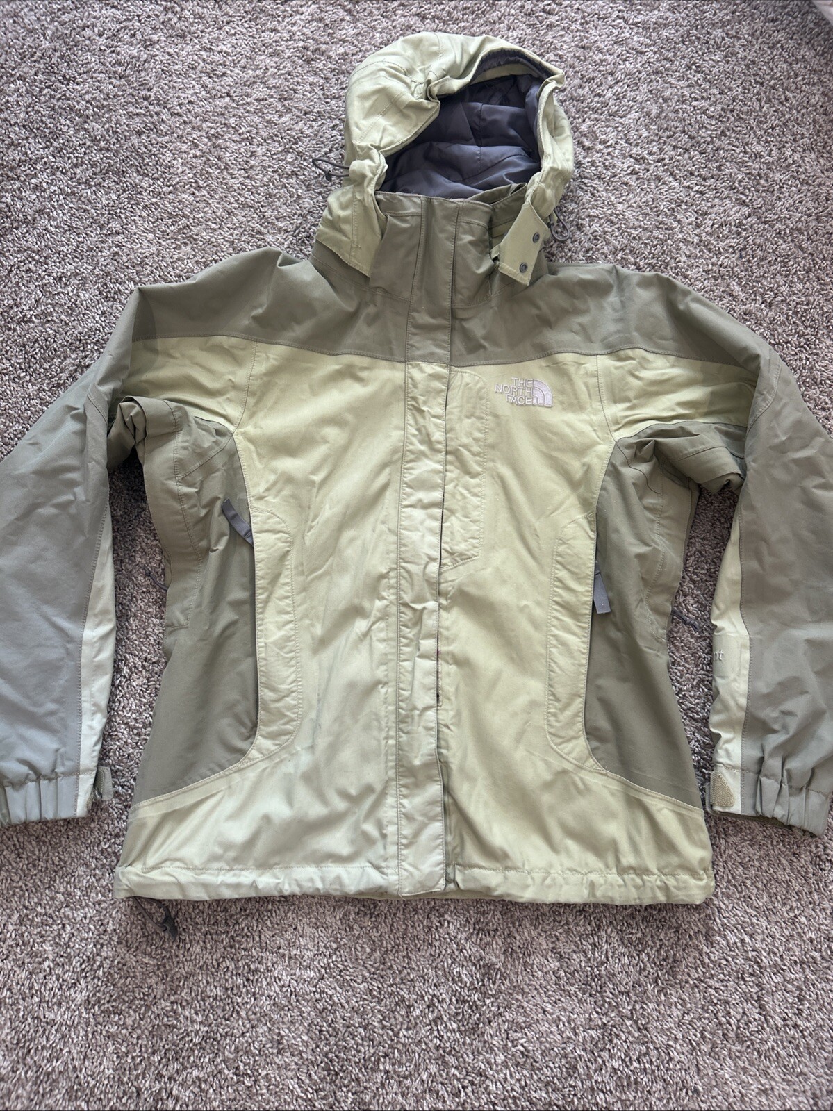 Women's North Face HYVENT Waterproof Full Zip Jacket in Green - Size M