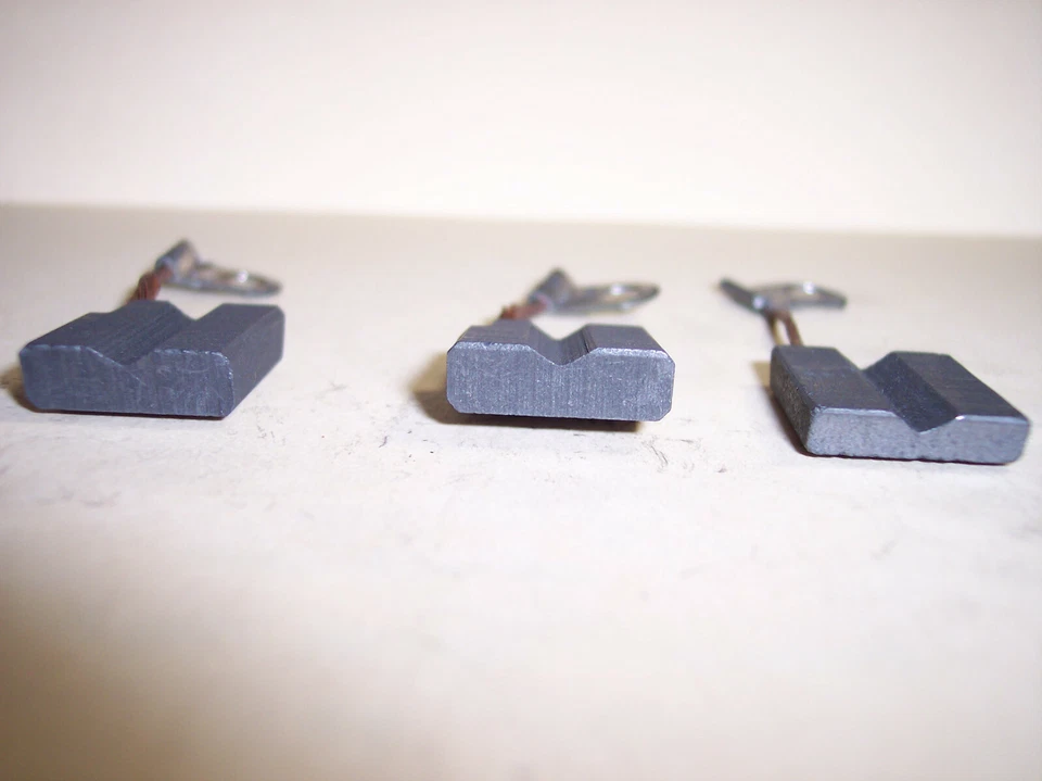 D111X GENERATOR BRUSH SET16704,16672 DAVIS,DIANA,HERTZ,OLDS,STUTZ - Imagem 2 de 3