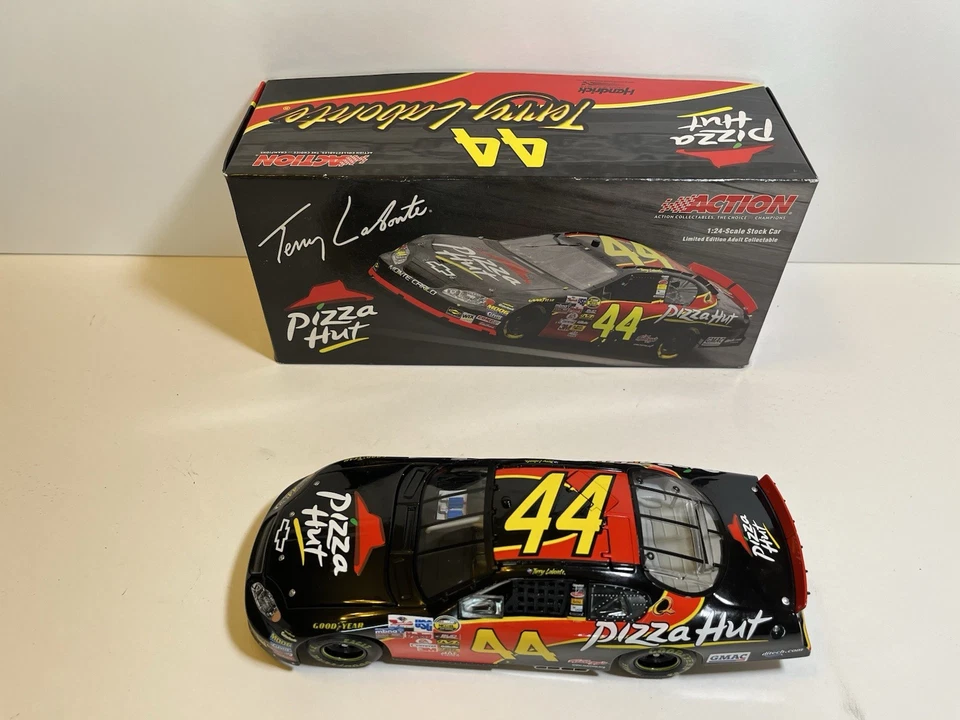 1/24 TERRY LABONTE #44 PIZZA HUT CWB  2005 ACTION NASCAR DIECAST 1 OF 144 *BANK* - Image 2 of 4