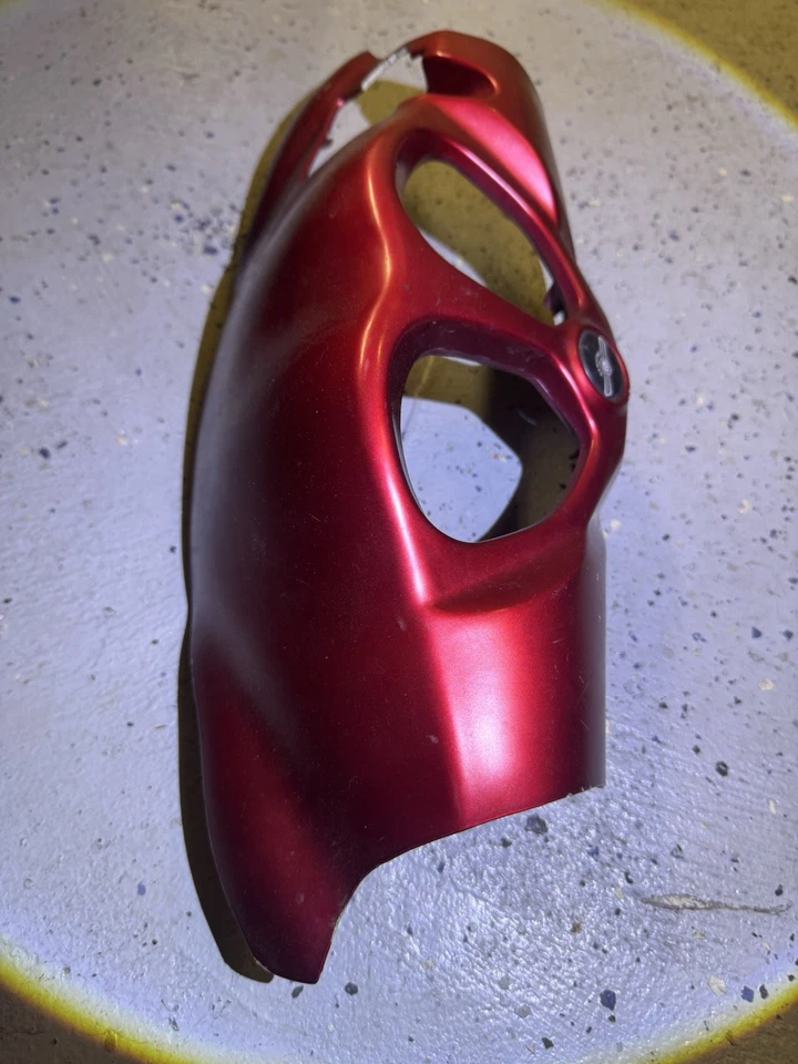 Cubierta de manillar delantero de plástico roja genuina Scooter Roughhouse 50 2015 Foto 4 de 4