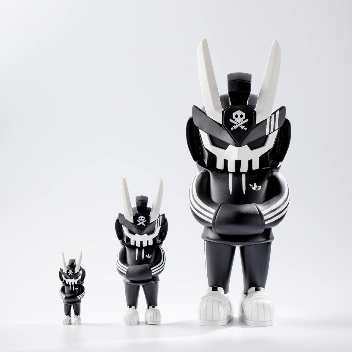 Adidas Quiccs TEQ63 Superstar OG Black Vinyl Figure Set 12