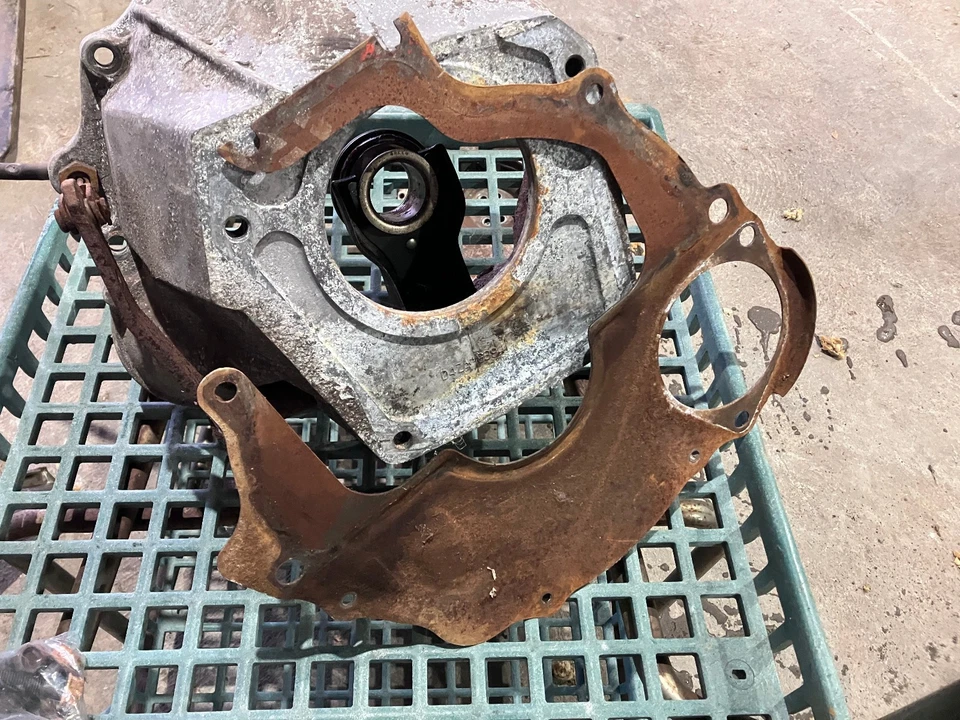 Campana Ford Mustang II 2.8 V6 4 velocidades + placa de bloque + pernos D4ZA-6394 74 75 76 Foto 2 de 4