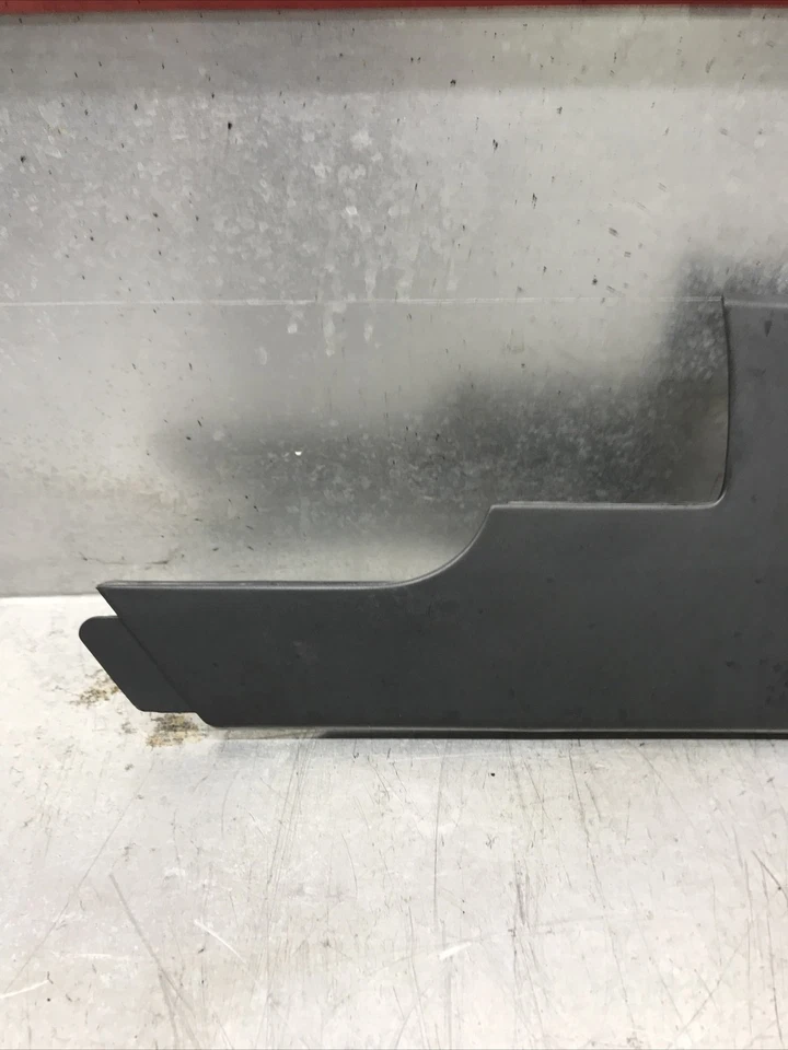 Bisel de puerta de camioneta Chevy GMC 1988-1994 lado del conductor OEM 15615127A Foto 4 de 4