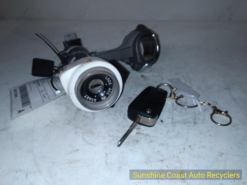 HOLDEN CAPTIVA CG, 01/11-06/18 IGNITION SWITCH BARREL AND KEY Diesel 182069 Kms - Picture 3 of 8