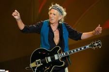 PHOTO NO. 7 - KEITH RICHARDS (THE ROLLING STONES) - GLOSSY FINISH - 15X10CM - NEW