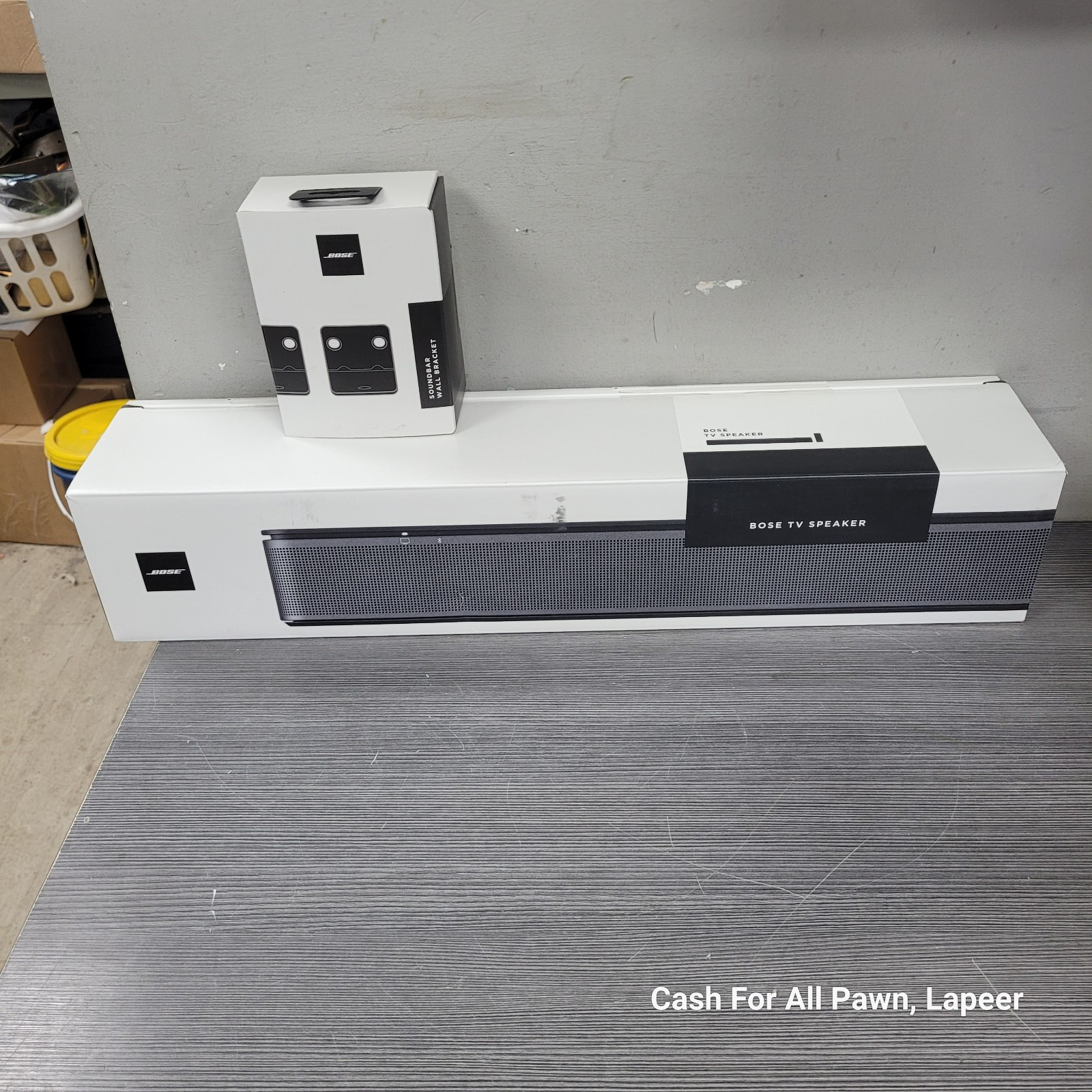 Bose Soundbar TV Speaker - Black (838309-1100) New In Box #S4 w wall bracket-image