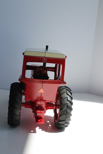 Ertl International 1466 Turbo w/ Cab Special Edition Sept 1990 1/16 Scale - Picture 5 of 5