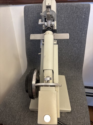 American Optical Corporation Lensometer - Picture 4 of 7