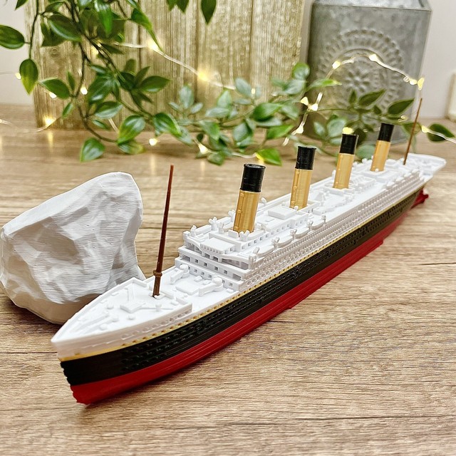 12” RMS Titanic Model Titanic Toy Unsinkable Titanic Gift Titanic Necklace 12” RMS Titanic Model Titanic Toy Unsinkable Titanic Gift Titanic Necklace
