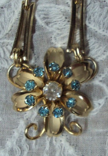 Vtg Estate Jewelry ~ Goldtone FLOWER Necklace TURQUOISE Rhinestones ~ 15" L - Picture 5 of 11