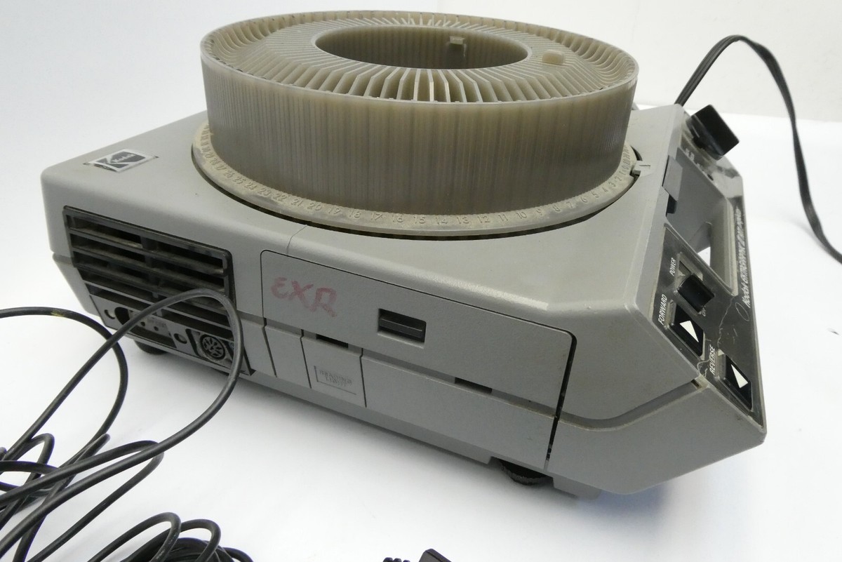 Vintage Used Kodak Ektagraphic III AM Slide Projector Carousel