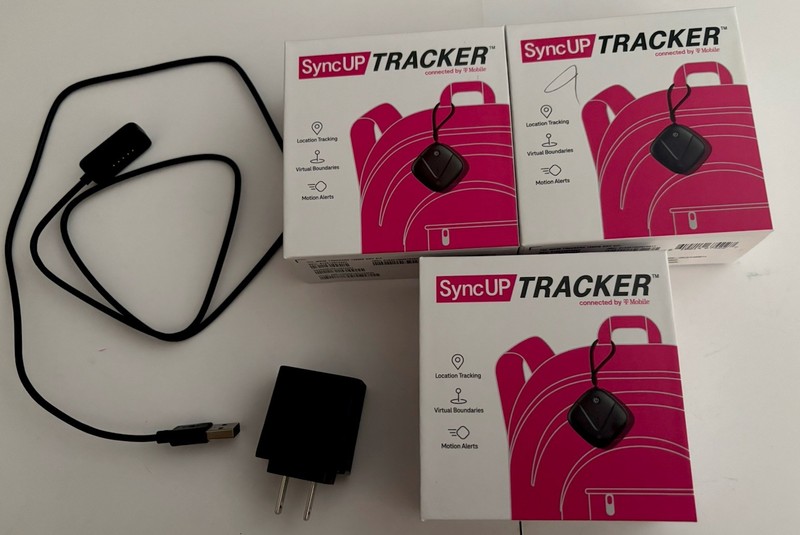 3-pack Sync up Trackers - 128 MG Gry Kit - T-Mobile + Charger - Brand New In Box