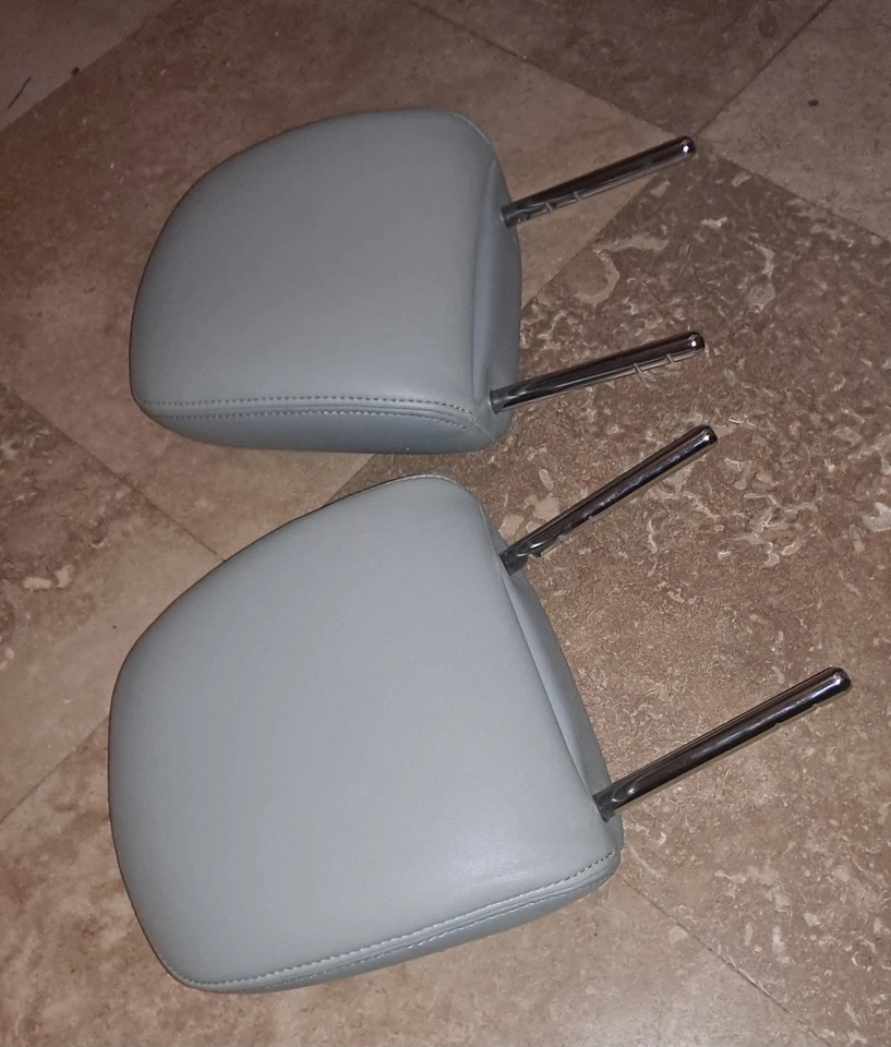 2012-2015 Toyota Prius V Front Seat Light Gray Leather Head Rest Set of 2 Foto 4 de 4