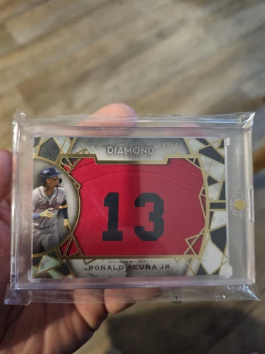 Ronald Acuna Jr.  2022 Topps Diamond Icons Preeminent Pieces 5/10 Cleat Relic