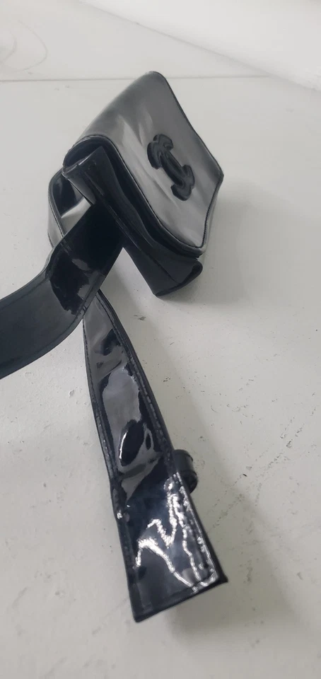 riñonera charol Foto 4 de 4