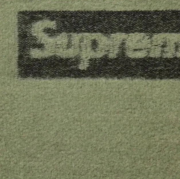 Felpa con cappuccio Supreme Inside Out Box Logo Verde Small IN MANO