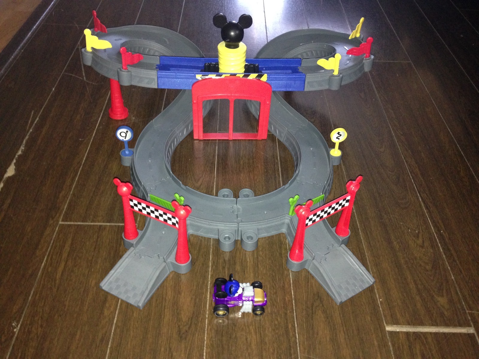 mickey and the roadster racers mickey ears raceway