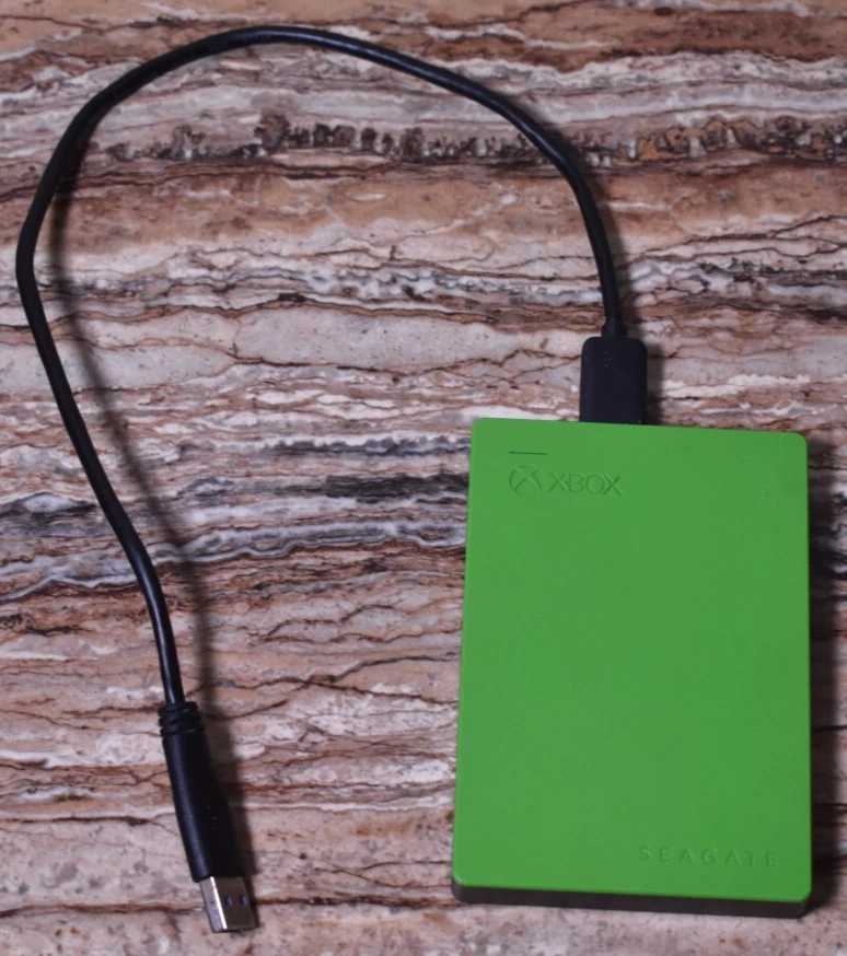 Seagate Xbox 2TB USB External Hard Drive Green -  for parts or repair - Image 2 of 4