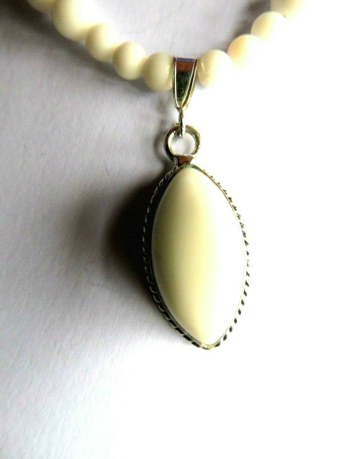 Collier Jade Blanc 159 Cts Argent Massif, l'Accessoire Chic de vos Soirées et Journées - 2