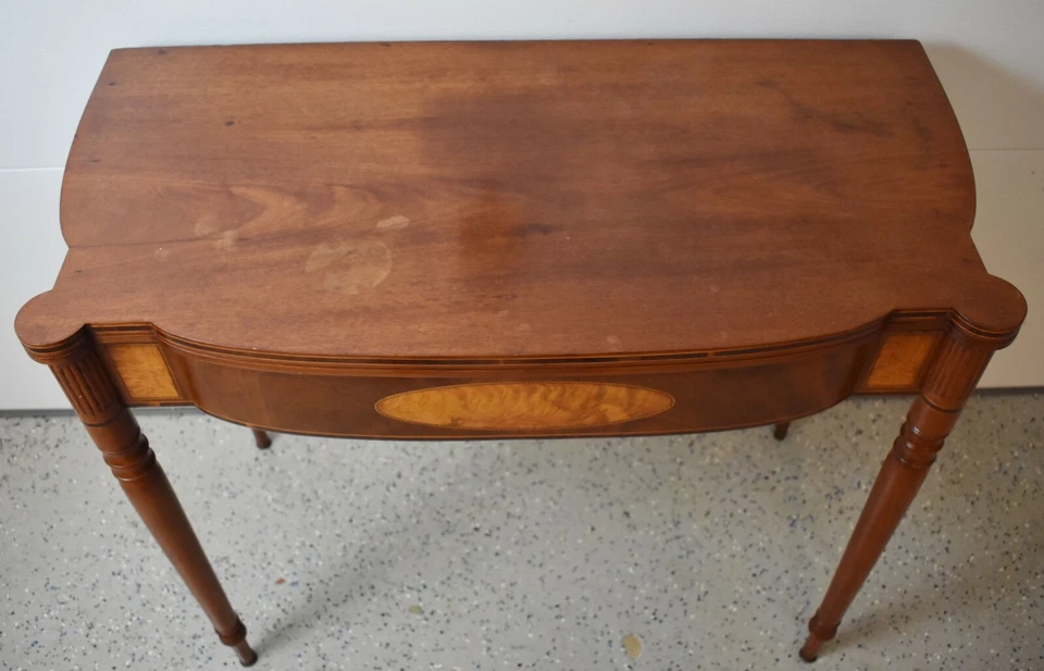 Антикварный американский федеральный инкрустированный игровой стол Sheraton около начала 1800-х годов - Изображение 3 из 4