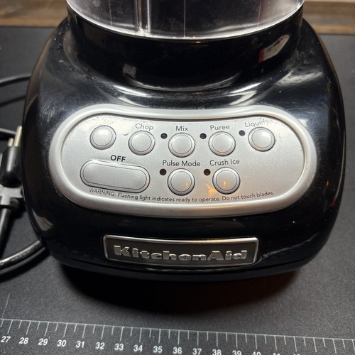 KitchenAid Household 5 Speed Blender Model KSB560 Black w/56 Oz Pitcher - Tested - Picture 2 of 5