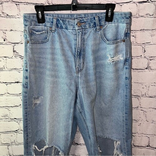 Pantalones de mezclilla American Eagle Strigid Distressed lavado claro curvilíneo mamá talla 12 cortos - Imagen 3 de 9