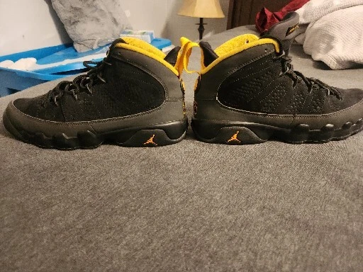 Nike Air Jordan 9 Retro Dark Charcoal Uni Gold 2020 GS Size 6.5y 302359 070