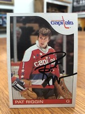 1985-86 TOPPS #136 PAT RIGGIN SIGNED AUTOGRAPHED CARD B