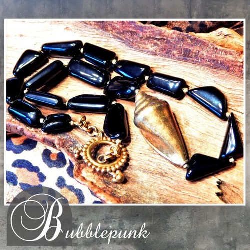 Chunky Black Stone Breads Brass Shell Coastal Necklace ~ Beach Cruise Vacay