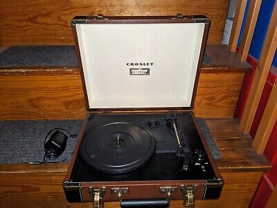 Crosley CR6019A-BR Brown Executive Portable USB Turntable Crosley CR6019A-BR Brown Executive Portable USB Turntable