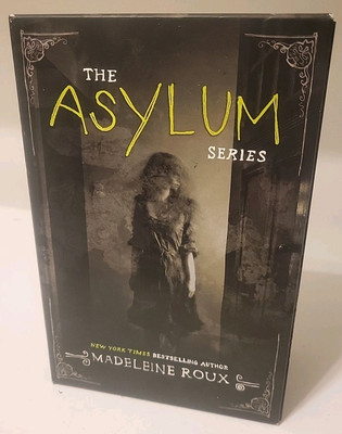Asylum 3 Book Set: Asylum, Sanctum, Catacomb by Madeleine Roux English Horror PB