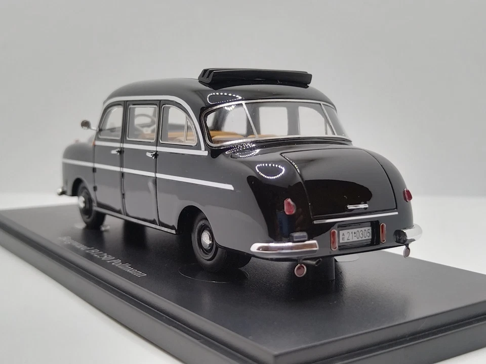AUTOCULT 1/43 Borgward B1250 Pollmann 1951. ¡Muy raro! Foto 4 de 4