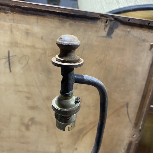 Early 20th Century Bronze Patinated Metal Lion Table Lamp - Picture 4 of 11