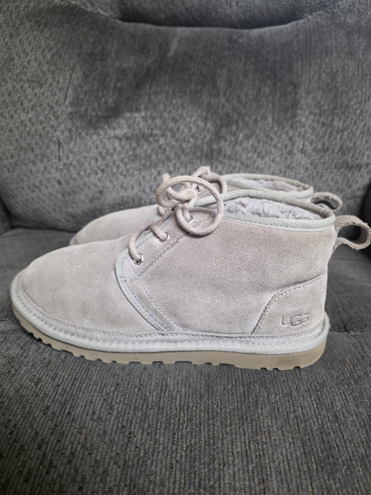 UGG Neumel Lace-Up Chukka Boots Light Gray Suede Shearling Women's Size 8 (M)