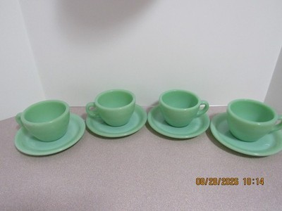 LOT OF 4 VINTAGE FIREKING JADEITE EXTRA HEAVY GREEN  RESTAURANT C CUPS & SAUCERS