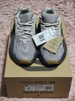 Yeezy Boost 700 V2 size 4.5 s-l400.png main image 4