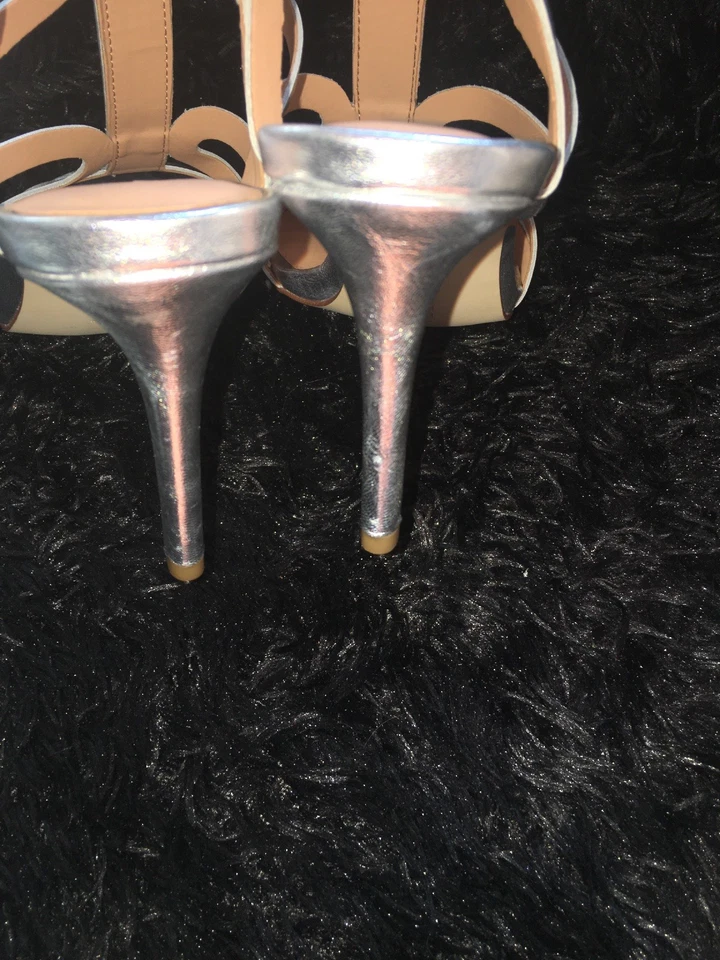 Halston Heritage Bette Stiletto Sandal SILVER METALLIC sz 7.5 - Image 4 of 4