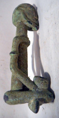 FIGURA ANTENATO SEDUTO METALLO BRONZO ORIGINALE DOGON MAN MALI ETNIA AFRICANA - Foto 4 di 9