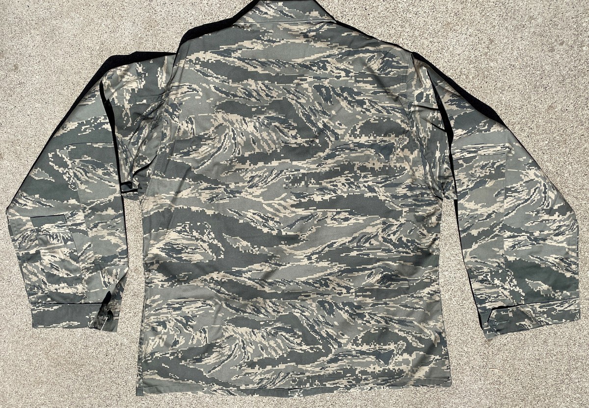 迷彩服　U.S AIRFORCE Vintage US Air Force Woodland Camo Shirt, A1C USAF, W