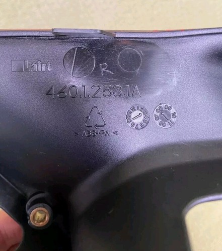 Ducati 1098 Air Intake Tube Cover Infill Panel Right Side - 第 3/4 張圖片