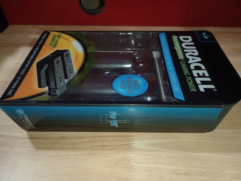 Duracell Rechargeable Gaming Universal Charging System For 2 Wii Controllers - Image 3 of 3