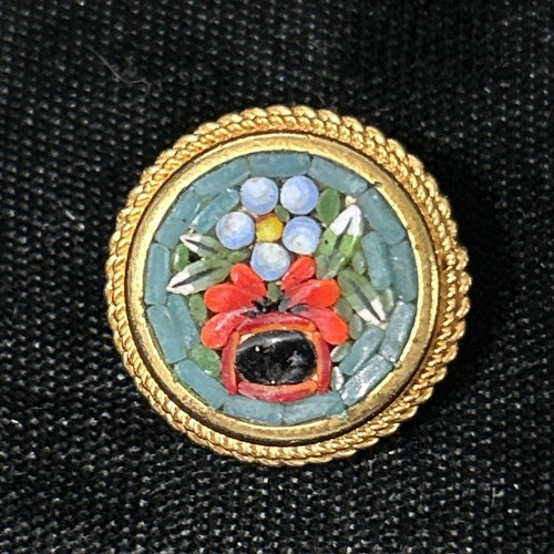 Vintage Enamel and Shell Floral Round Clip On Fashion Earrings - Picture 2 of 5