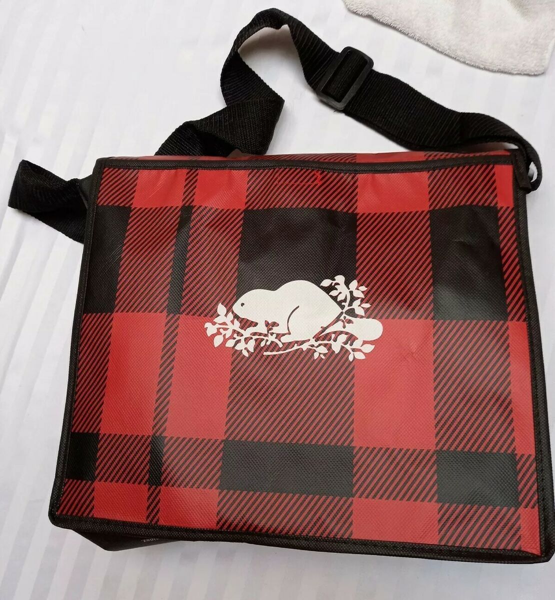 Roots Canada Red Black Beaver Crossbody Messenger Bag EC Roots Canada Red Black Beaver Crossbody Messenger Bag EC