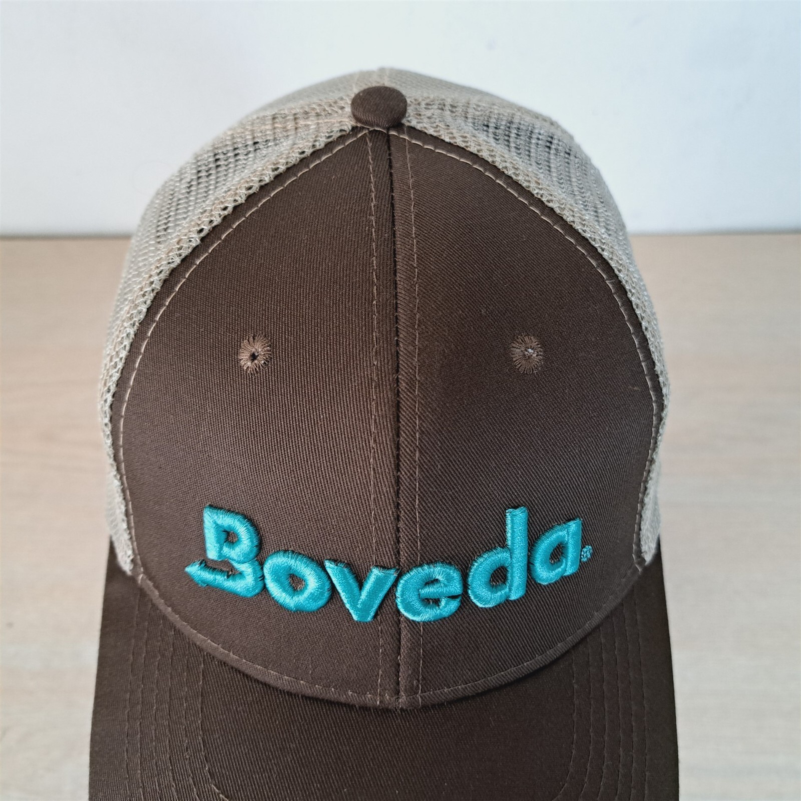 BOVEDA ADJUSTABLE SNAPBACK TRUCKER/MESH HAT/CAP, BROWN, CIGAR/HUMIDTY CONTROL