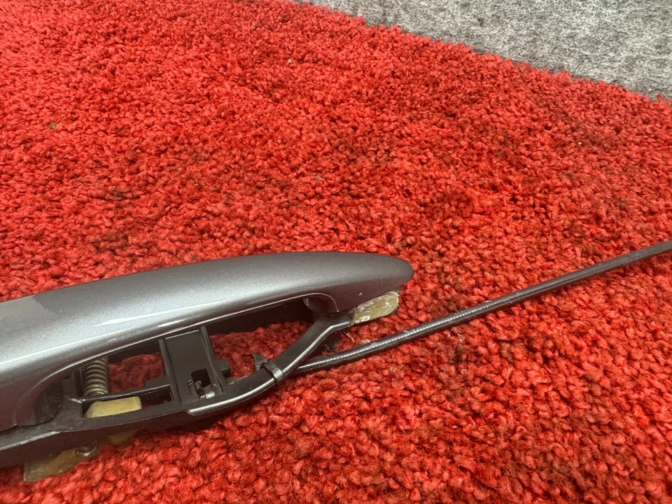 Оригинальная серая передняя правая наружная дверная ручка BMW 1999-2006 E46 M3 сталь - Изображение 3 из 4