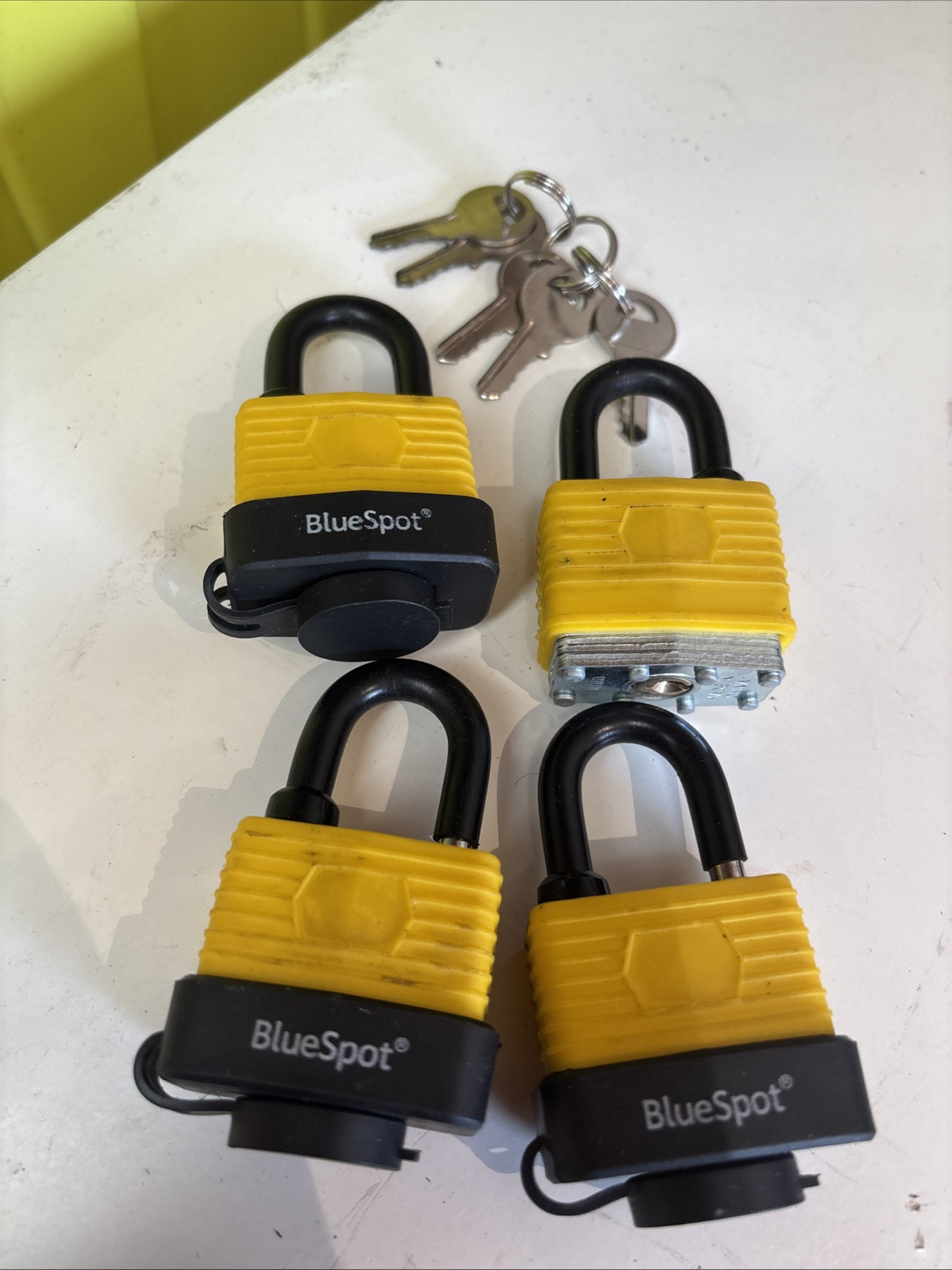 Bluespot 4pc Waterproof 40mm Steel Shackle Outdoor Security Padlock & Keys Alike